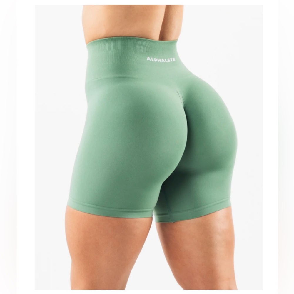 ALPHALETE | Amplify Short 6.5” - Jade size small